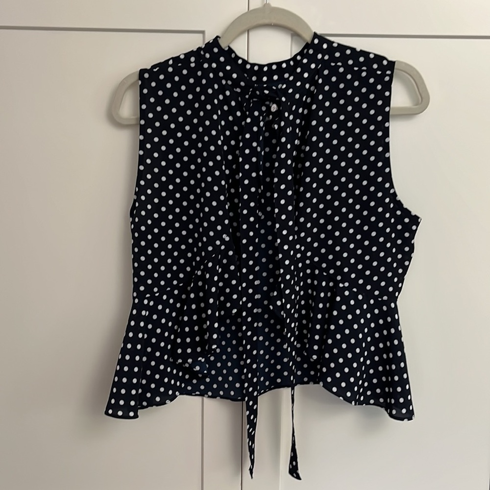 Open ruffle back polka dot blouse - Picture 5 of 5